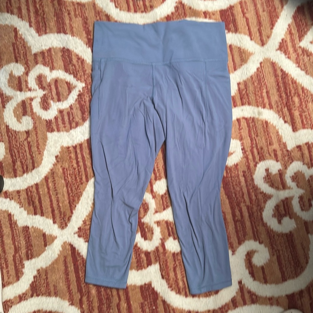 Athleta salutation stash pocket 7/8 legging